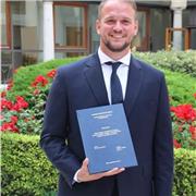 Insegnante di diritto per scuole medie, superiori e università